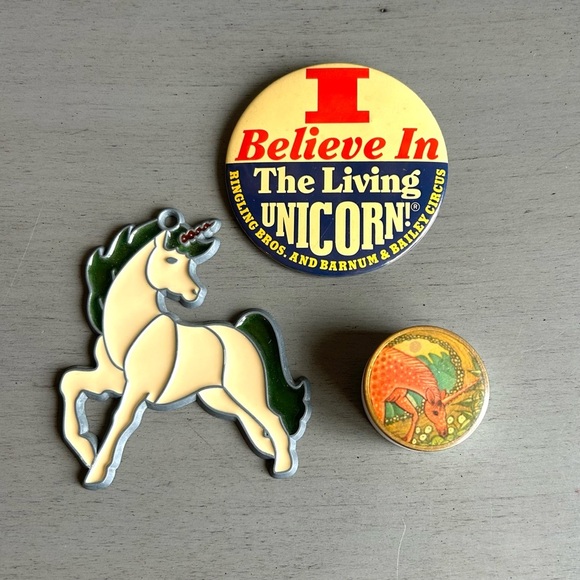 VTG Unicorn Keepsakes Collectibles -Button Sun Catcher Pill Box Tiny Case RARE - Picture 1 of 4